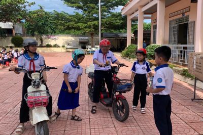 Bài tuyên truyền đội mũ bảo hiểm khi tham gia giao thông trường TH Nguyễn Chí Thanh