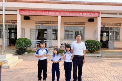 Lễ chào cờ tuần 21 học kỳ 2. Tuyên truyền về diễn đàn “Tình bạn đẹp nói không với bạo lực học đường”.